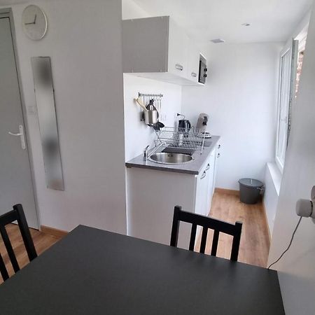 Studio En Rez-De-Chaussee - Le Petit Chateau Avesnois - Tv - Wifi - Logement Entier Avesnes-sur-Helpe Exterior photo