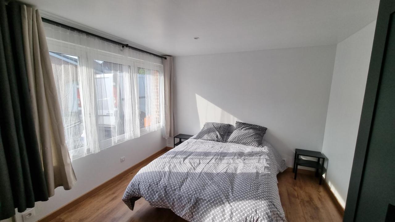 Studio En Rez-De-Chaussee - Le Petit Chateau Avesnois - Tv - Wifi - Logement Entier Avesnes-sur-Helpe Exterior photo